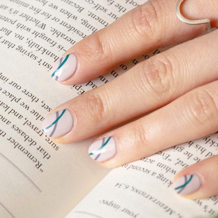 Αυτά τα nail art θα σε κάνουν να δεις τα ροζ νύχια με άλλο μάτι