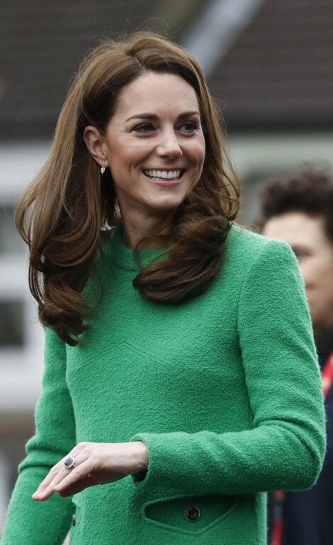 H Kate Middleton μόλις φόρεσε ένα ζευγάρι παπούτσια που δεν είναι καθόλου το στυλ της