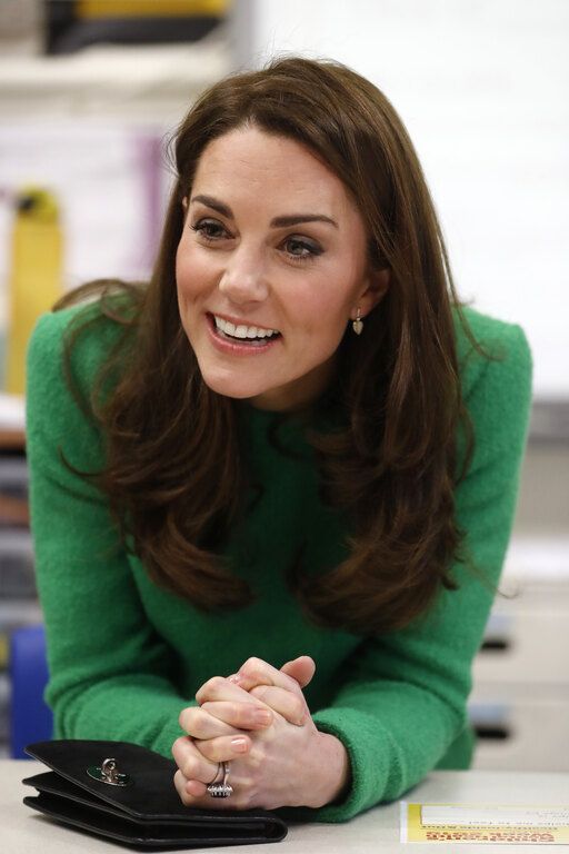 H Kate Middleton μόλις φόρεσε ένα ζευγάρι παπούτσια που δεν είναι καθόλου το στυλ της