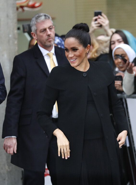 Τα δάχτυλα της Meghan Markle φανερώνουν κάτι πολύ ανησυχητικό για την εγκυμοσύνη της
