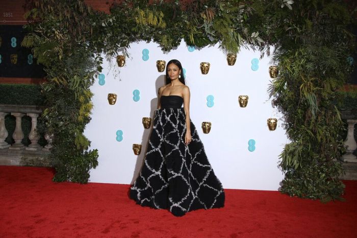 Η Thandie Newton με Valentino