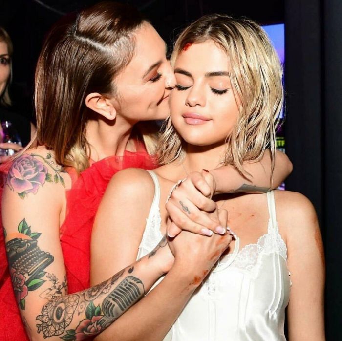 Η Selena Gomez μάλλον έχει νέο φλερτ και θα τρελαθείς μόλις τον δεις