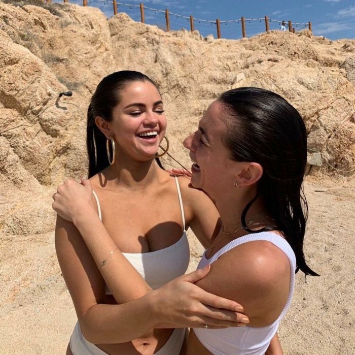 Η Selena Gomez μάλλον έχει νέο φλερτ και θα τρελαθείς μόλις τον δεις
