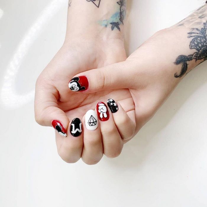 #DisneyNails είναι τα νύχια που θα σου φτιάξουν τη διάθεση
