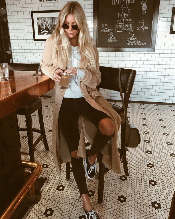 Αυτή η fashion blogger από τη Χαβάη έχει τον πιο στυλάτο λογαριασμό που έχουμε δει στο Instagram