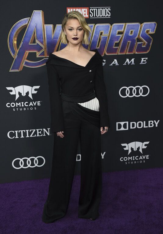 Η Olivia Holt με Monse