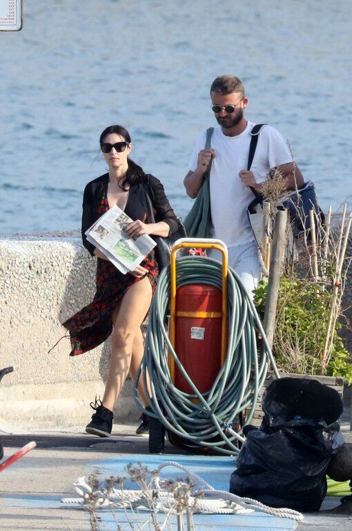 Κανένα photoshop: Η Monica Bellucci κάνει διακοπές και μας δείχνει το κορμί της (photos)