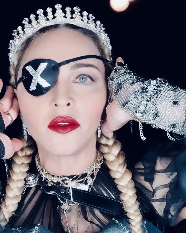 H Madonna ερμήνευσε το Like A Prayer το οποίο συμπλήρωνε 30 χρόνια από την πρώτη μέρα που κυκλοφόρησε