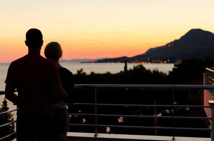 Και κάτι για το κλείσιμο: Κανένας άντρας δεν παίζει παιχνίδια όταν θέλει μία γυναίκα. Λυπάμαι που σε απογοητεύω, αλλά αυτά τα κάνουμε εμείς!