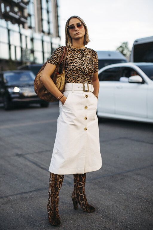 Το animal print με το λευκό είναι ένα ultra chic συνδυασμός που δεν φεύγει ποτέ από τη μόδα.