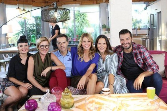 «Τους χαίρομαι. Όποτε βρισκόμαστε περνάμε καλά. Ο Βασίλης είναι λίγο ανταγωνιστικός στα παιχνίδια, αλλά ευτυχώς παίζουμε μαζί και κερδίζουμε. Περνάμε καλά, είναι ωραίοι και τους εύχομαι να είναι ευτυχισμένοι».