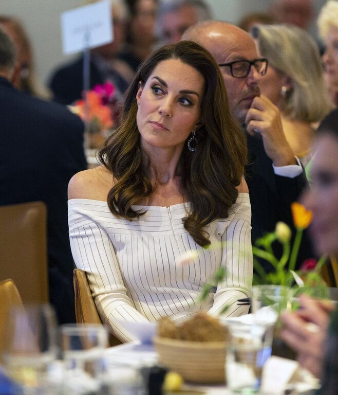 H Κate Middleton αποδεικνύει πως αυτό το στυλ φορέματος είναι και φέτος της μόδας