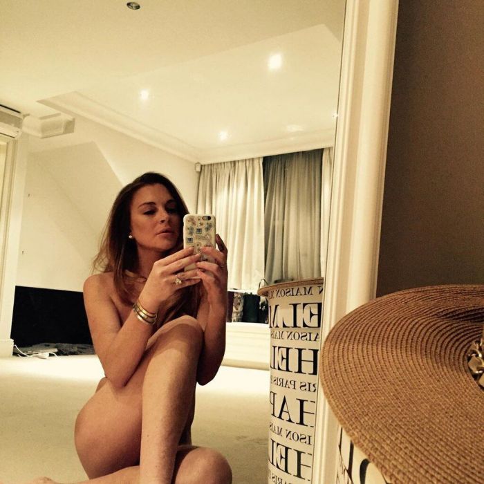 H Lindsey Lohan είχε γενέθλια και τα γιόρτασε γυμνή στη Μύκονο