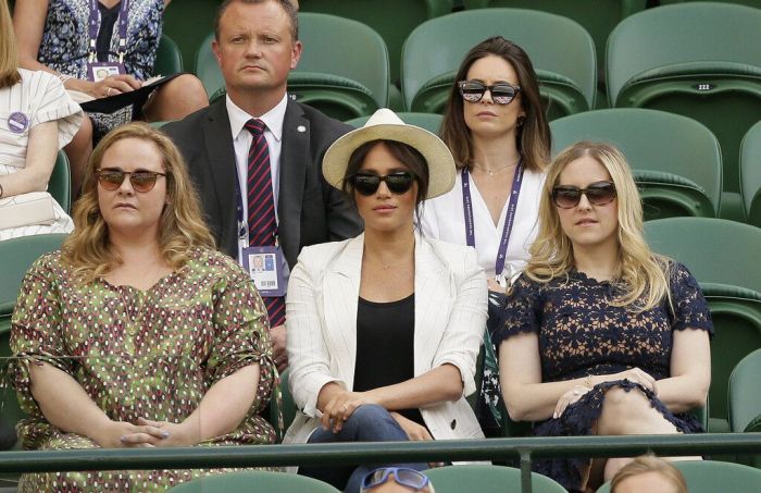Πήγε λοιπόν η Meghan με το επιτελείο της να παρακολουθήσει τη Serena, αλλά όπως φάνηκε κάτι δεν άρεσε στο κοινό.