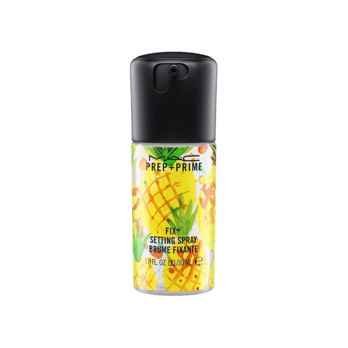 M·A·C, PREP + PRIME FIX+ MINI PINEAPPLE. Προσφέρει όλα τα πλεονεκτήματα του αρχικού Prep + Prime Fix+, με πιο έντονο όμως άρωμα και με εκχύλισμα νερού καρύδας που ενυδατώνει την επιδερμίδα.