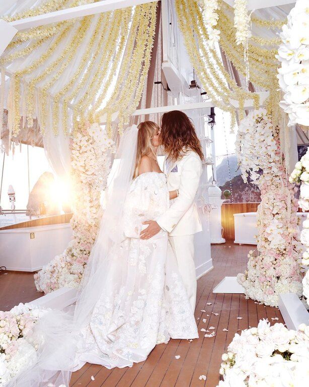 «We did it ❣ Mr.&Mrs. Kaulitz», (aka «Τα καταφέραμε! Κος & Κα Kaulitz»...