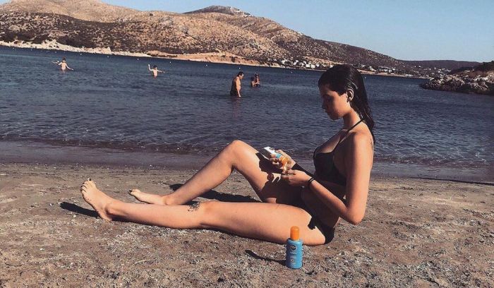 Εκτός από εντυπωσιακό πρόσωπο, διαθέτει και καλλίγραμμο κορμί.