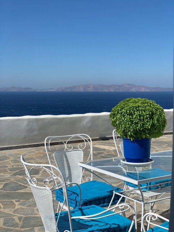Ερούσα, Τήνος