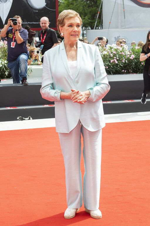 H Julie Andrews