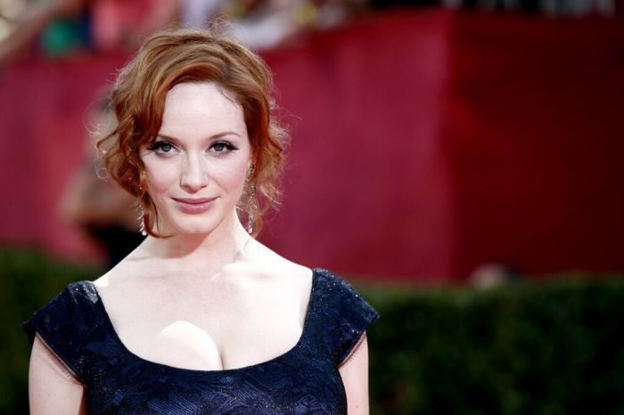 CHRISTINA HENDRICKS. Το signature eyeliner της ήταν απλά άψογο αν και το δέρμα της ήταν εκείνο που έκλεψε την παράσταση.