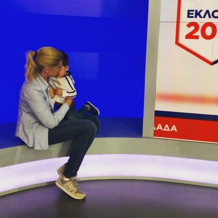 Εδώ μπορεί να την βλέπουμε με τον γιο της, όμως δεν είναι αυτός ο "πρωταγωνιστής" της χθεσινής της φωτογραφίας.