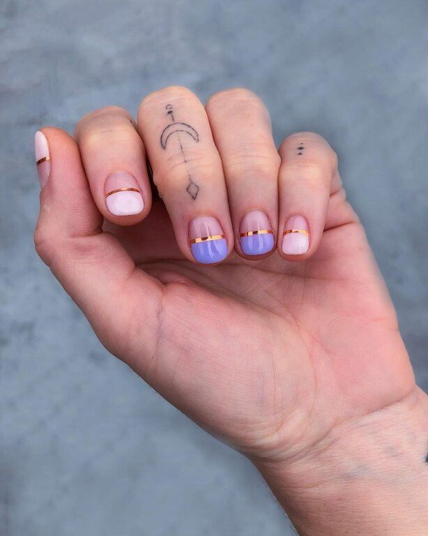 @nailartbyqueenie Λίγο χρυσό αναβαθμίσει ακόμα και το πιο απλό nail art