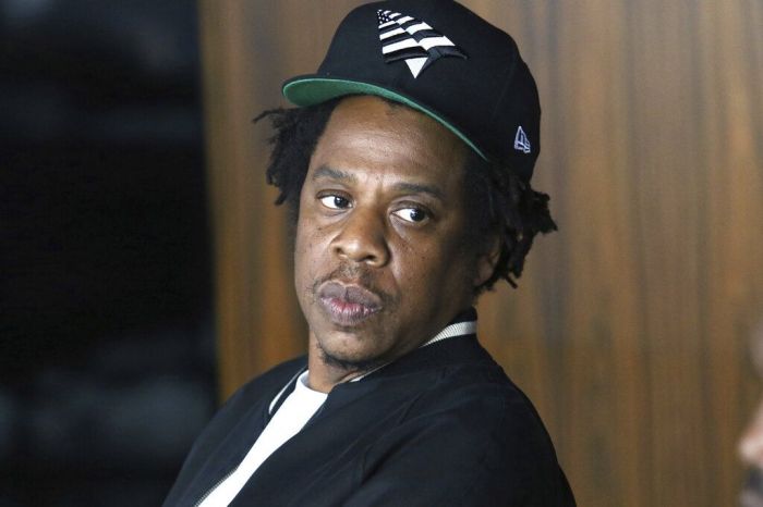 Jay Z/ σωσίας με άγνωστο άντρα στο νεοϋορκέζικο harlem to 1939