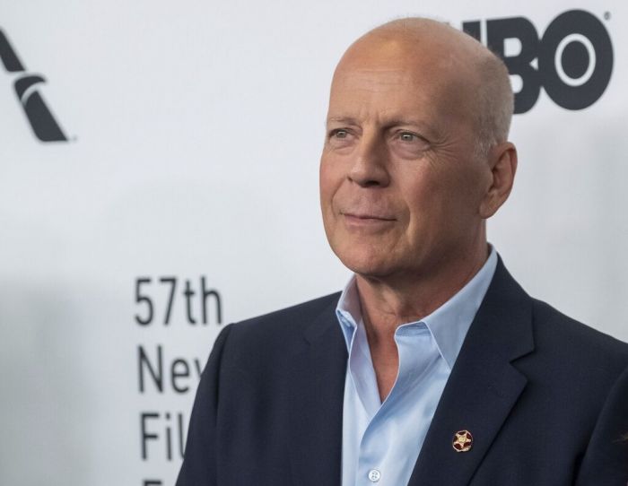 Bruce Willis/ Douglas McArthur-Αμερικανός στρατάρχης
