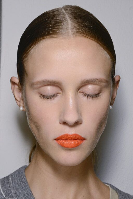 Μπορείς να το φορέσεις με λίγο eye gloss και μία στρώση μάσκαρα για ένα φρέσκι αποτέλεσμα.
