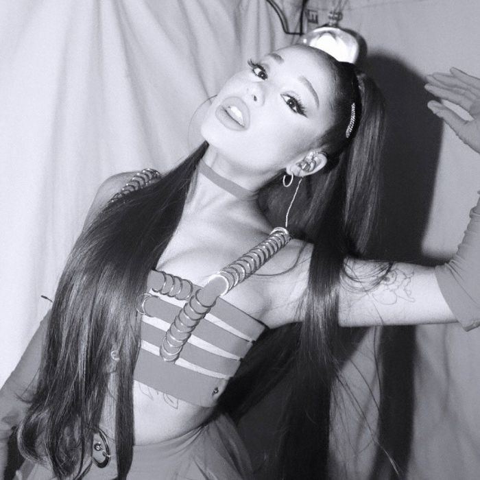 #2. Ariana Grande – 169 εκ.