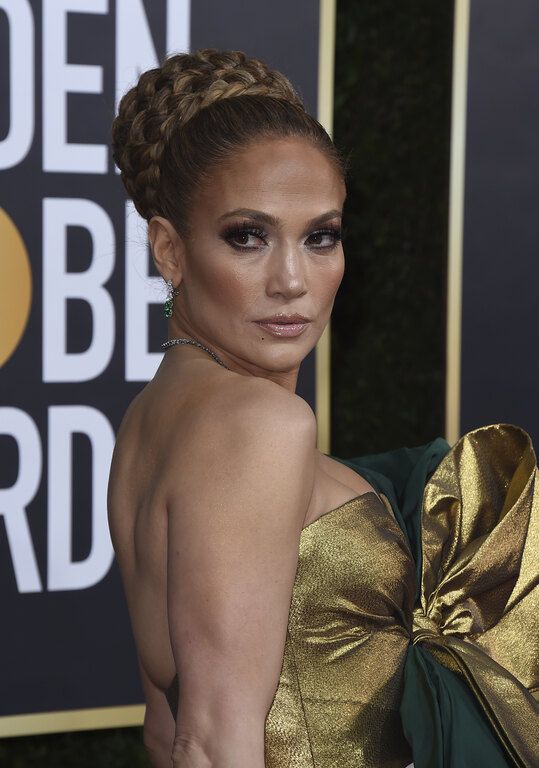 5 ΙΑΝΟΥΑΡΙΟΥ, 77α Golden Globe Awards. Το χτένισμά της συζητήθηκε και το χρώμα της φαινόταν ελαφρώς πιο ανοιχτό…
