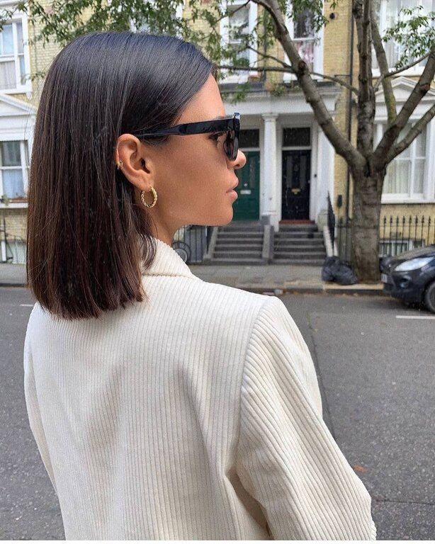 Αυστηρό bob hair. Τα κοντά μαλλιά είναι τάση εδώ και αρκετό καιρό. Αν θες και εσύ να είσαι στιλάτη, δοκίμασε ένα αυστηρό, κοντό καρέ κούρεμα.
@street_style_paris