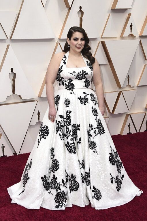 Η Beanie Feldstein με Miu Miu