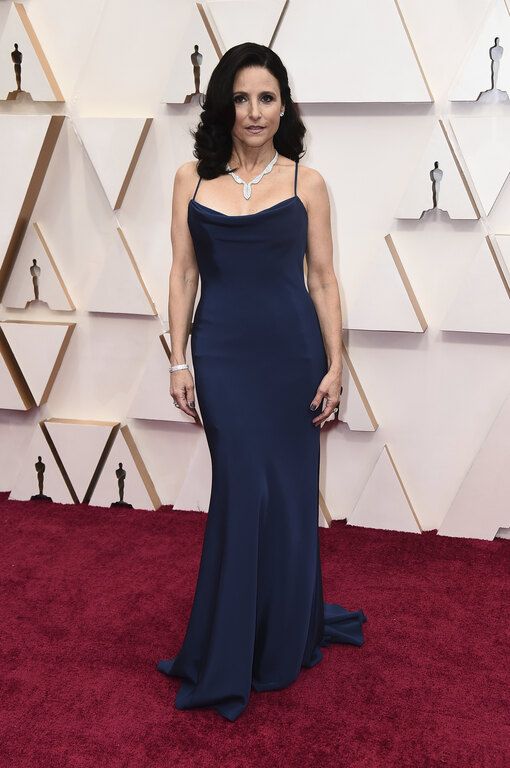 Η Julia Louis-Dreyfus με Vera Wang
