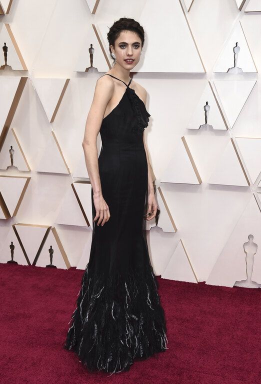 Η Margaret Qualley με Chanel