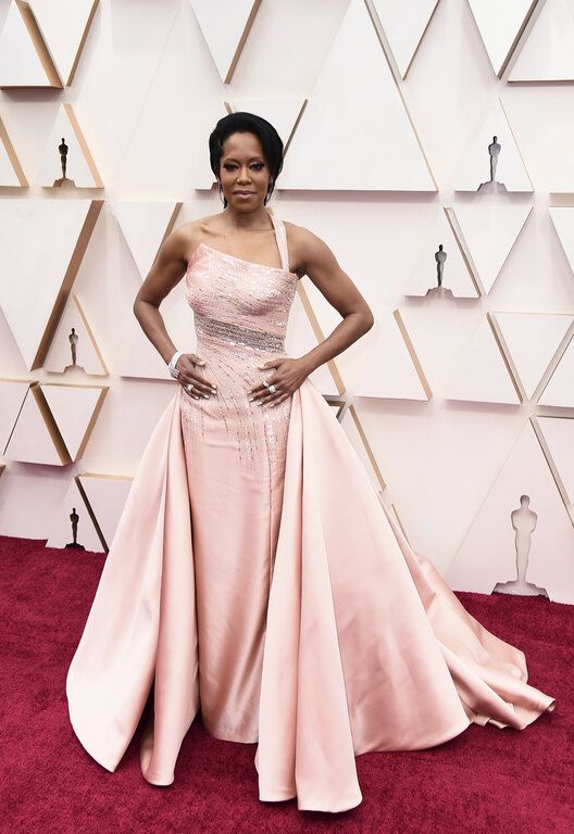 Η Regina King με Versace