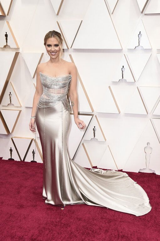 Η Scarlett Johansson με Oscar De La Renta