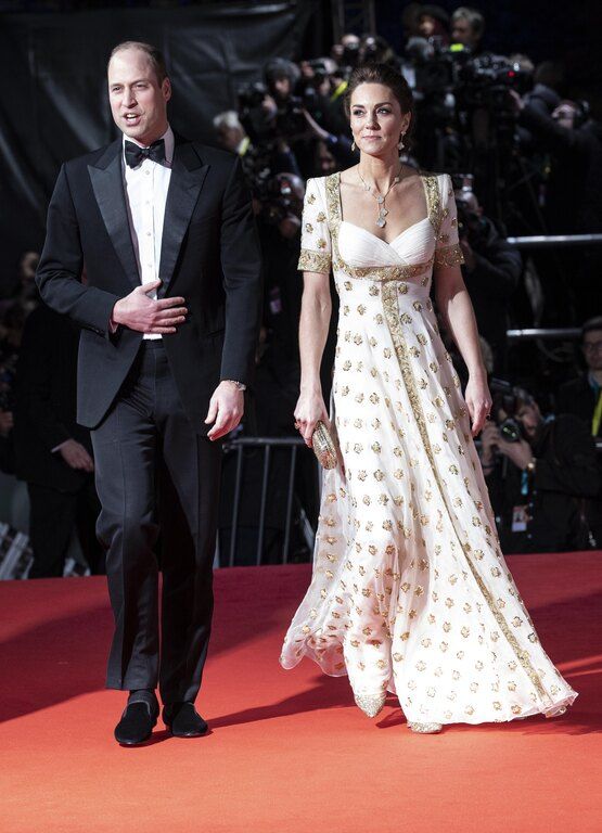 O Πρίγκιπας William και η Kate Middleton με Alexander McQueen