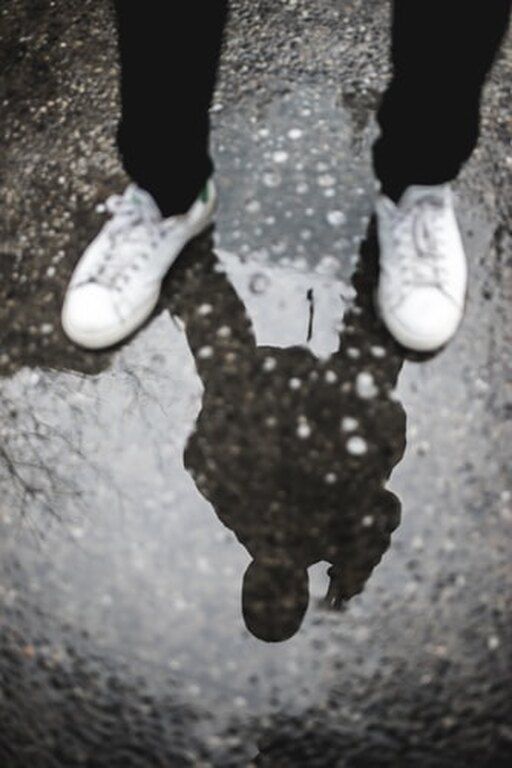 Το μόνο υλικό που χρειάζεσαι για κατάλευκά sneakers, λοιπόν, είναι η μαγειρική σόδα.