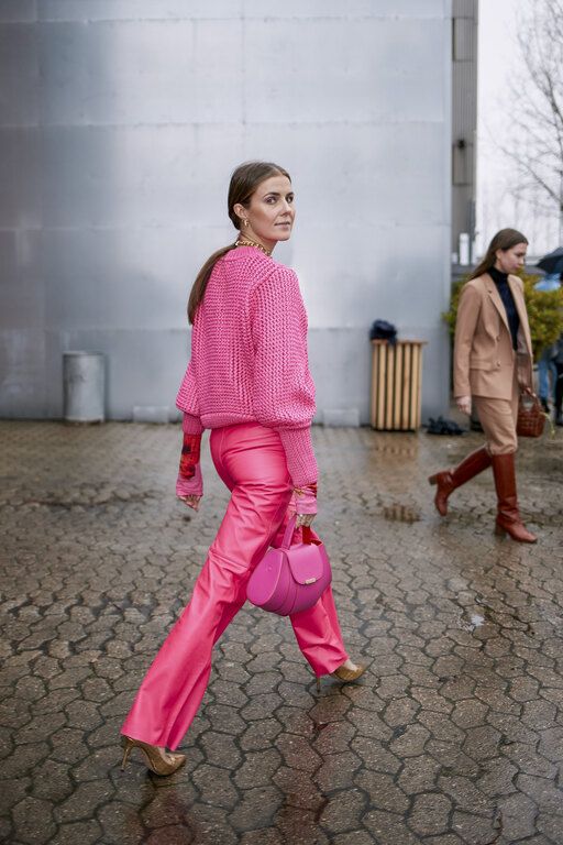 Το φούξια θα σου χαρίσει ένα girly και ταυτόχρονα chic outfit.