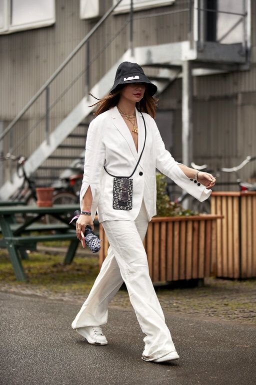 Winter white look για απολύτως κομψές εμφανίσεις.