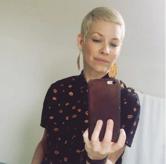 Η Evangeline Lilly λοιπόν, έχει ξεσηκώσει θύελλα αντιδράσεων με την επιλογή της να συνεχίζει κανονικά τη ζωή της μιας και όπως λέει μία απλή γρίπη δεν την τρομάζει.