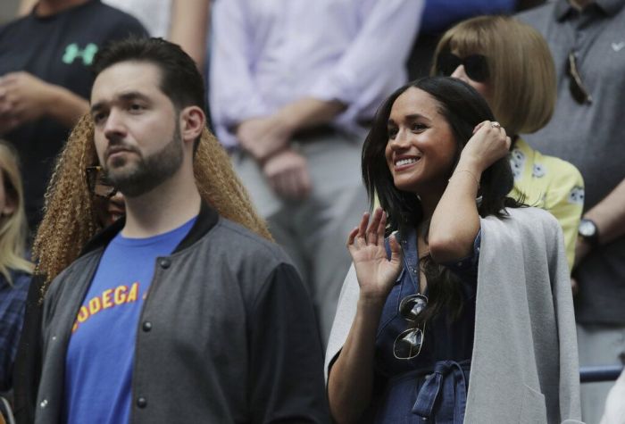 Η Meghan όμως φαίνεται πως μας έχει ακόμη μία έκπληξη, αφού κυκλοφορούν φήμες πως η 38χρονη σκέφτεται να εκδώσει ένα ακόμη βιβλίο μαγειρικής