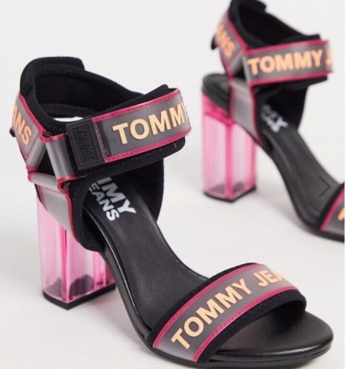 Tommy Jeans, Tommy Hilfiger