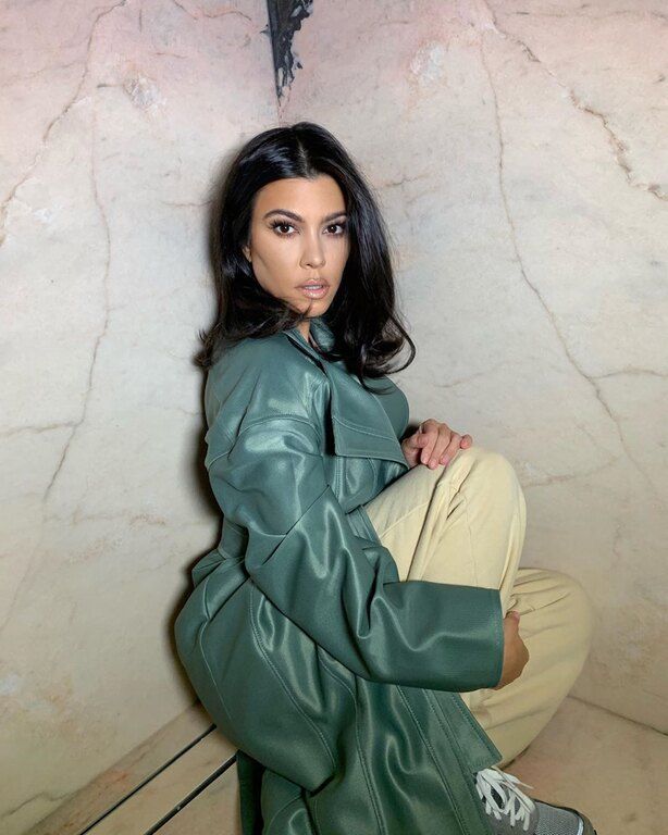 H Kourtney Kardashian