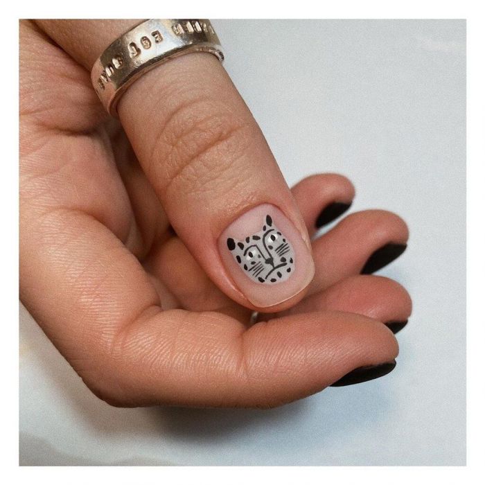 @cosmic.nails