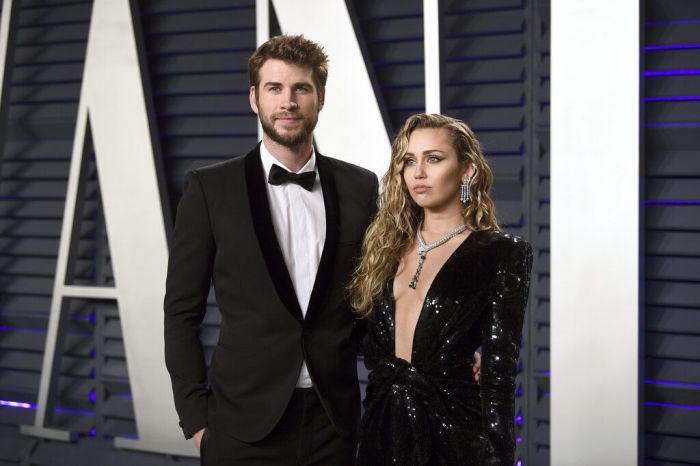 Φυσικά όλοι θυμόμαστε το γάμο της Miley με τον Liam Hemsworth.