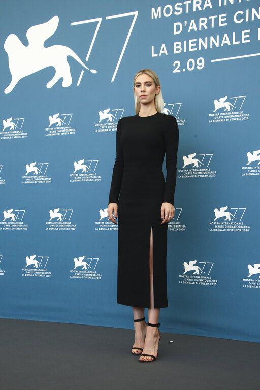 H Vanessa Kirby με φόρεμα Maison Valentino