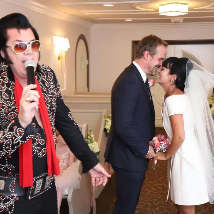 H Lily Allen παντρεύτηκε τον David Harbour στο Las Vegas.