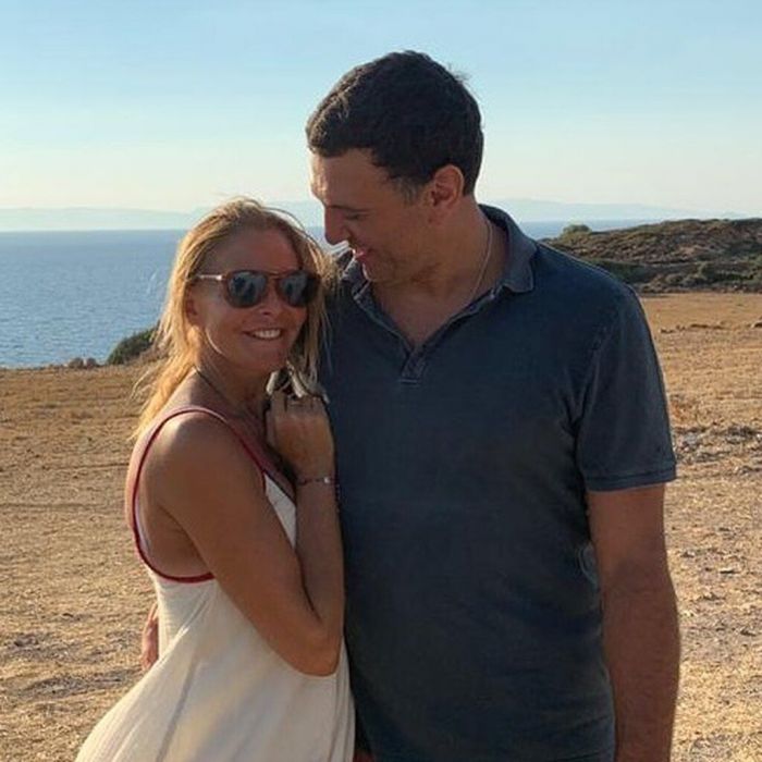 Η Τζένη περιμένει το πρώτο της παιδί με τον σύζυγό της, Βασίλη Κικίλια.